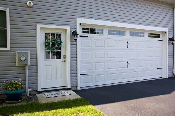 24/7 Emergency Garage Door Panel Replacement experts in New York Mills, MN